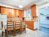Three-Bedroom Apartment for 7-9