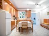 Three-Bedroom Apartment for 7-9