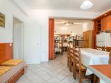 Three-Bedroom Apartment for 7-9