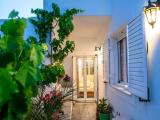 Three-Bedroom Apartment for 7-9