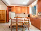 Three-Bedroom Apartment for 7-9