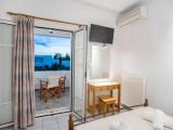 Three-Bedroom Apartment for 7-9
